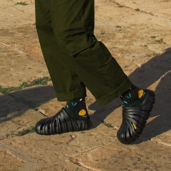 La marca de Moda de los Hombres Zapatillas de la Forma de la Hoja Agujero Jardín Zapatos de los Hombres de las Sandalias de Espesor de la Plataforma de Mulas Mujeres Zapatillas de Piscina al aire libre de Obstrucciones