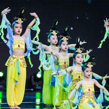 Las niñas Dunhuang actuación de baile de disfraces de niños de origen de la danza clásica de rebote laúd rendimiento de disfraces
