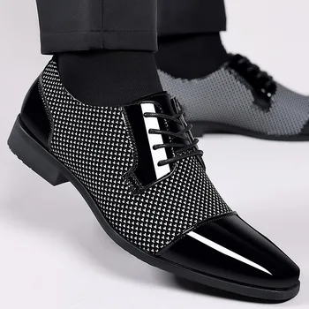Patente de Cuero de los Hombres Zapatos de Vestir de Deslizamiento en Mens Casual Zapatos Oxford de la Marca Mocasín Brillo Masculino Calzado Punta del Dedo del pie Zapatos para Hombres
